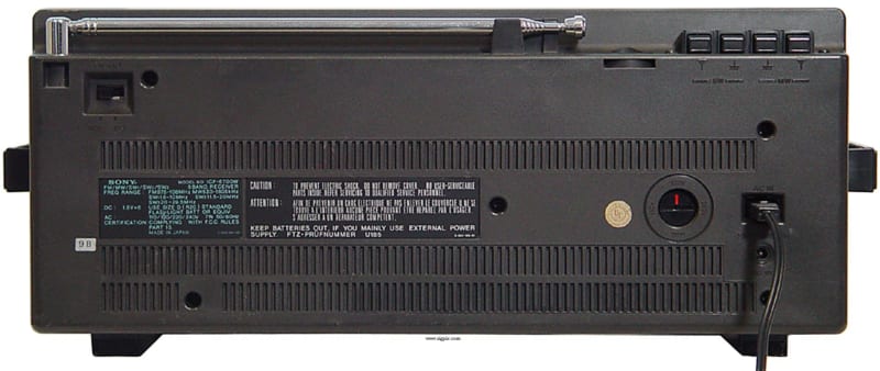 Sony ICF-6700W